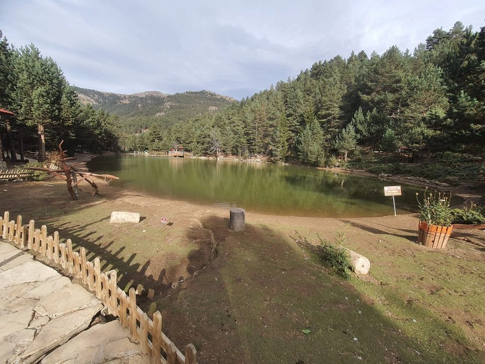 Limni Gölü Kamp alanı